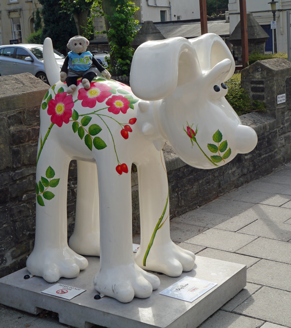 Mooch monkey at Gromit Unleashed in Bristol 2013 - 49 Dog Rose