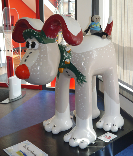 Mooch monkey at Gromit Unleashed in Bristol 2013 - 61 Snow Gromit