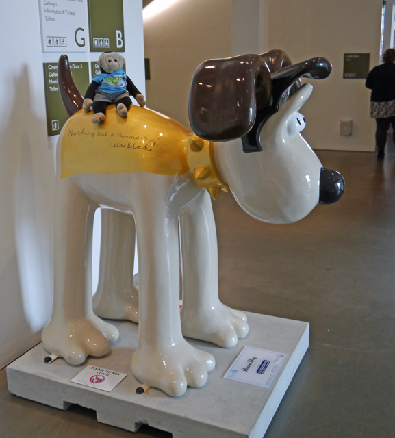 Mooch monkey at Gromit Unleashed in Bristol 2013 - 66 Hound Dog