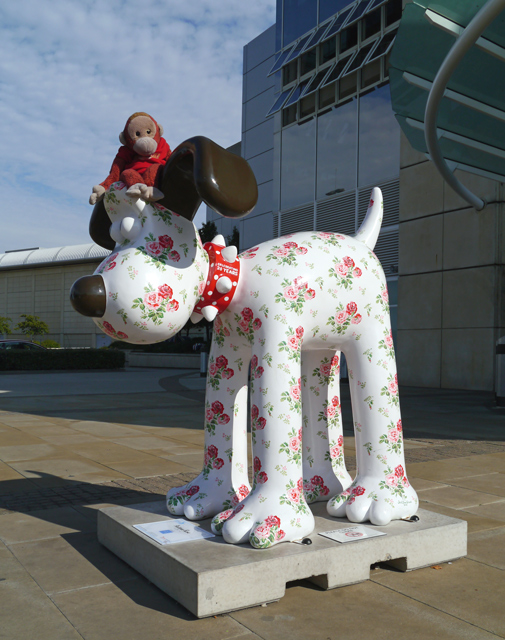 Mooch monkey at Gromit Unleashed in Bristol 2013 - 72 Antique Rose