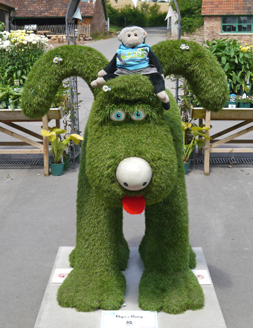 Mooch monkey at Gromit Unleashed in Bristol 2013 - 76 Oops a Daisy