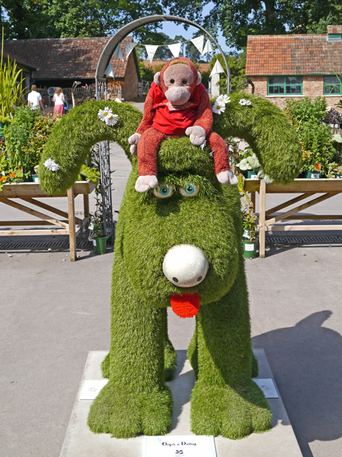 Mooch monkey at Gromit Unleashed in Bristol 2013 - 76 Oops a Daisy