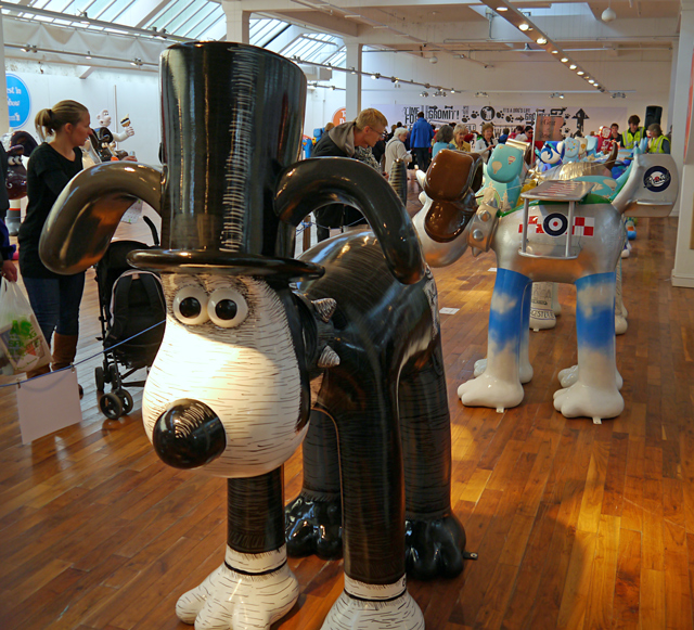 Mooch monkey at Gromit Unleashed in Bristol 2013 - 38 Isambark Kingdog Brunel