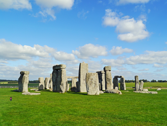 Mooch monkey at Stonehenge