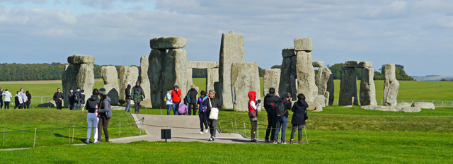 Mooch monkey at Stonehenge