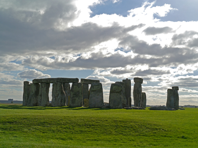 Mooch monkey at Stonehenge