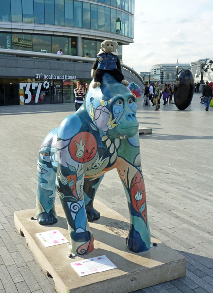 Mooch monkey at Wow Gorillas in Bristol 2011 - 11 Bradisson (in London)