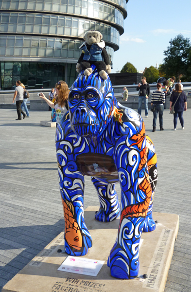 Mooch monkey at Wow Gorillas in Bristol 2011 - 36 Blackbeard Silverback (in London)