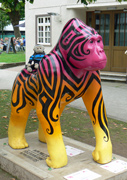 Wow! Gorillas in Bristol - 16 Fade to Black