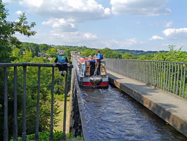 Mooch monkey at Llangollen - Pontcysyllte Aqueduct