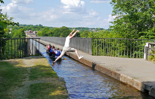 Mooch monkey at Llangollen - Pontcysyllte Aqueduct