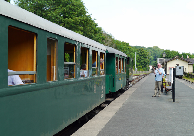 Mooch monkey at the Welshpool & Llanfair Light Railway - train arriving at Welshpool station