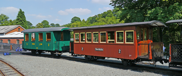 Mooch monkey at the Welshpool & Llanfair Light Railway - carriages