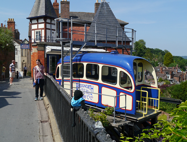 Mooch monkey at Bridgnorth - Cliff Railway