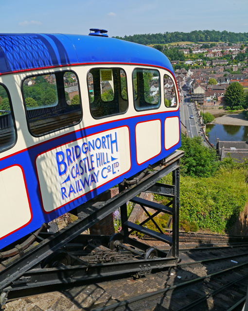 Mooch monkey at Bridgnorth - Cliff Railway