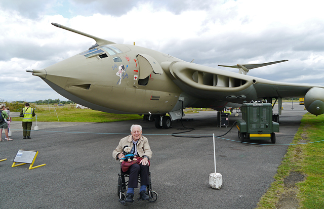 Mooch monkey at Yorkshire Air Museum, Elvington - Bob in front of the Victor